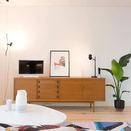 Wave Of Light In By Innkeeper * Lisboa